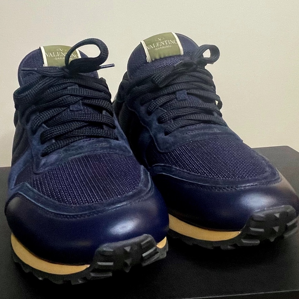 Valentino Rockrunner Sneakers. Navy blue. Size 43.